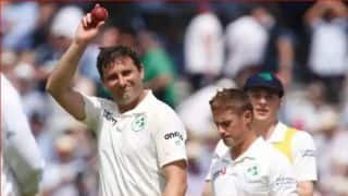 इंग्‍लैंड को 85 रन पर ढेर करने के बाद आयरलैंड ने बनाई 122 रन की लीड